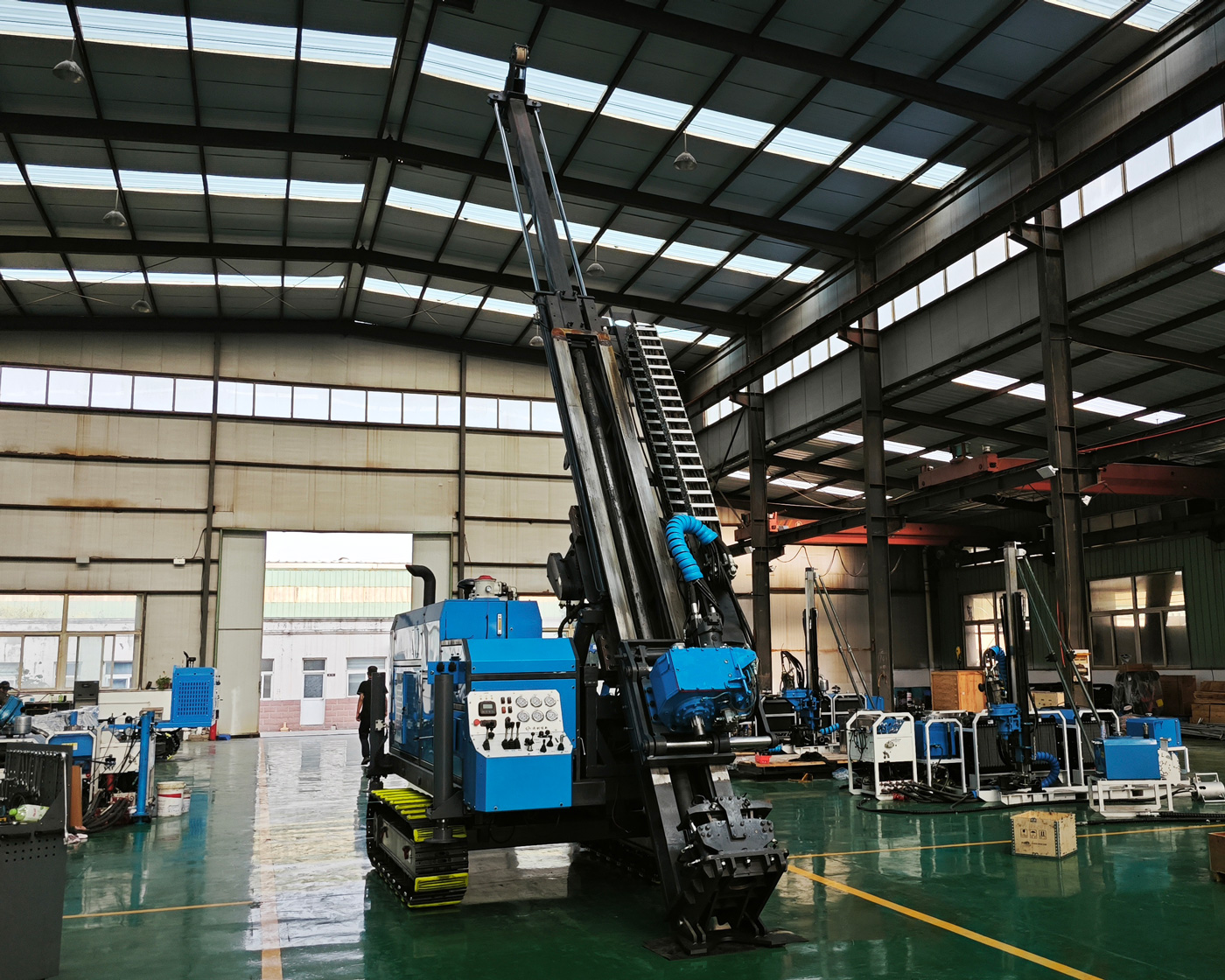 Tampilan keseluruhan mesin bor inti crawler terintegrasi CR600I