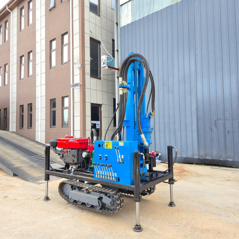Tampilan luar rig sumur air crawler kompak WR180E