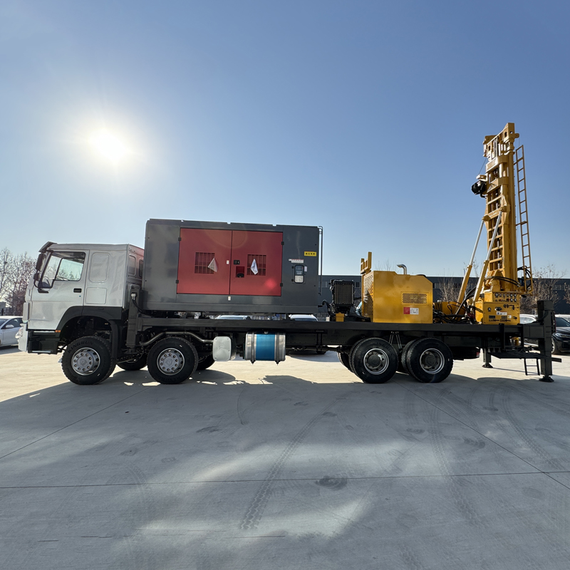 Tampilan keseluruhan rig sumur bor tipe truk menara lurus WRT600