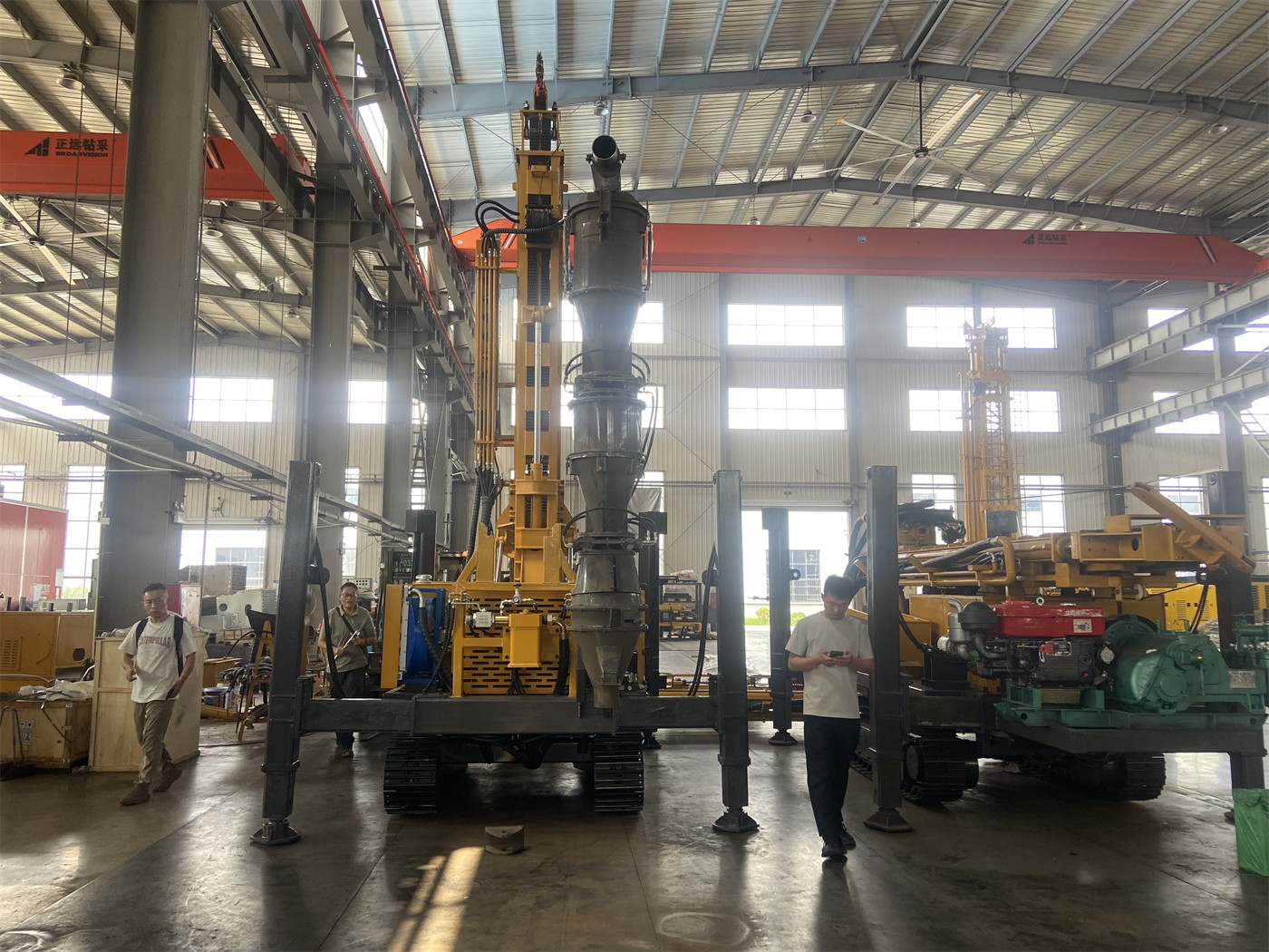 Sebelum membeli mesin tiang pancang fotovoltaik hidrolik PV390R empat silinder dengan rotasi 360°, bagaimana menilai berdasarkan kepadatan susunan titik tiang berapa banyak perpindahan keseluruhan mesin yang dapat dikurangi oleh rotasi 360° dan kompensasi teleskopik?
