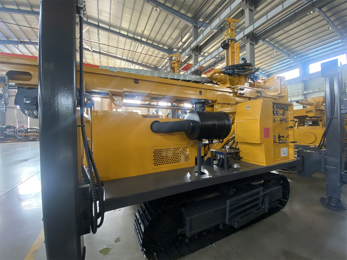 Membeli WR220SE Rig Bor Sumur Mini Crawler 220 Meter: Body Sekitar 4,7T dan Fungsi Ganda Air-Udara, Kondisi Akses Apa yang Harus Dikonfirmasi Sebelum Konstruksi di Lokasi Sempit?