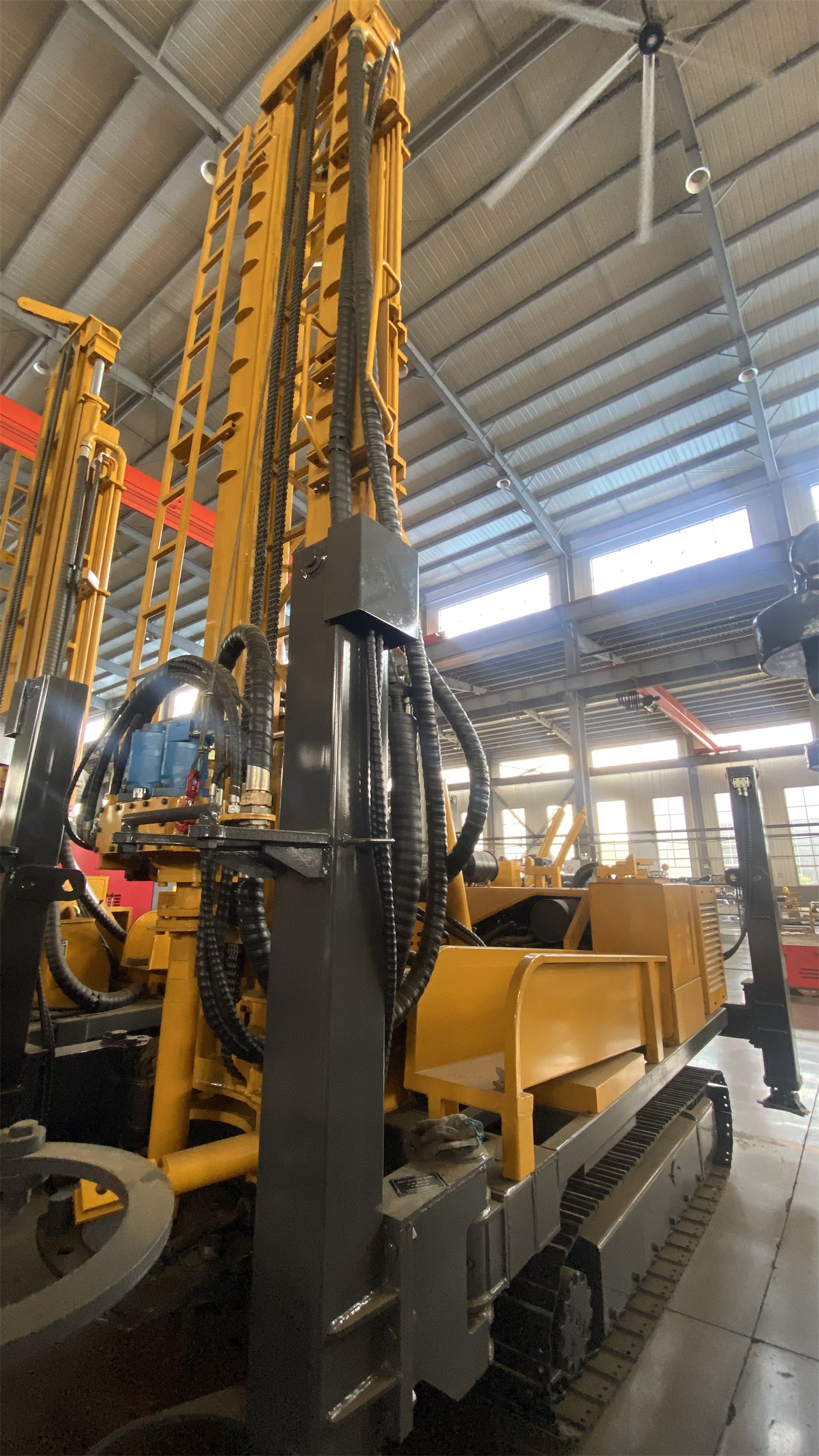 Membeli 260 m Rig Bor Sumur Air Crawler WR260: Bagaimana Menilai Kesesuaian Diameter Lubang 140–305 mm dan Gaya Angkat 15 T Berdasarkan Diameter Sumur, Kedalaman Sumur, dan Posisi Akuifer?