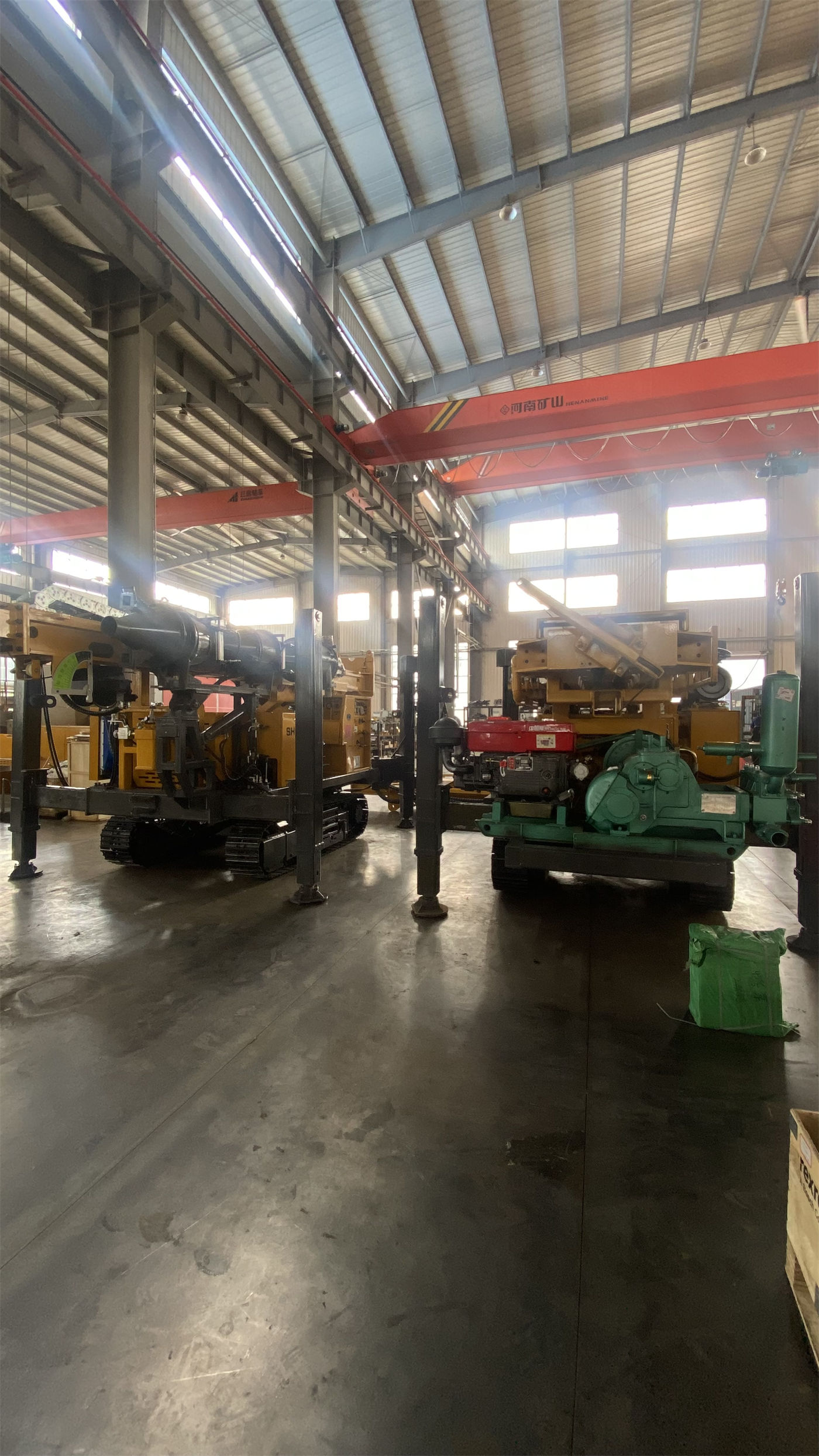 Saat membeli rig bor putar tipe trailing WRTR600, bagaimana cara memverifikasi pompa lumpur 3NB-130 dan generator 200kW sesuai kondisi proyek?