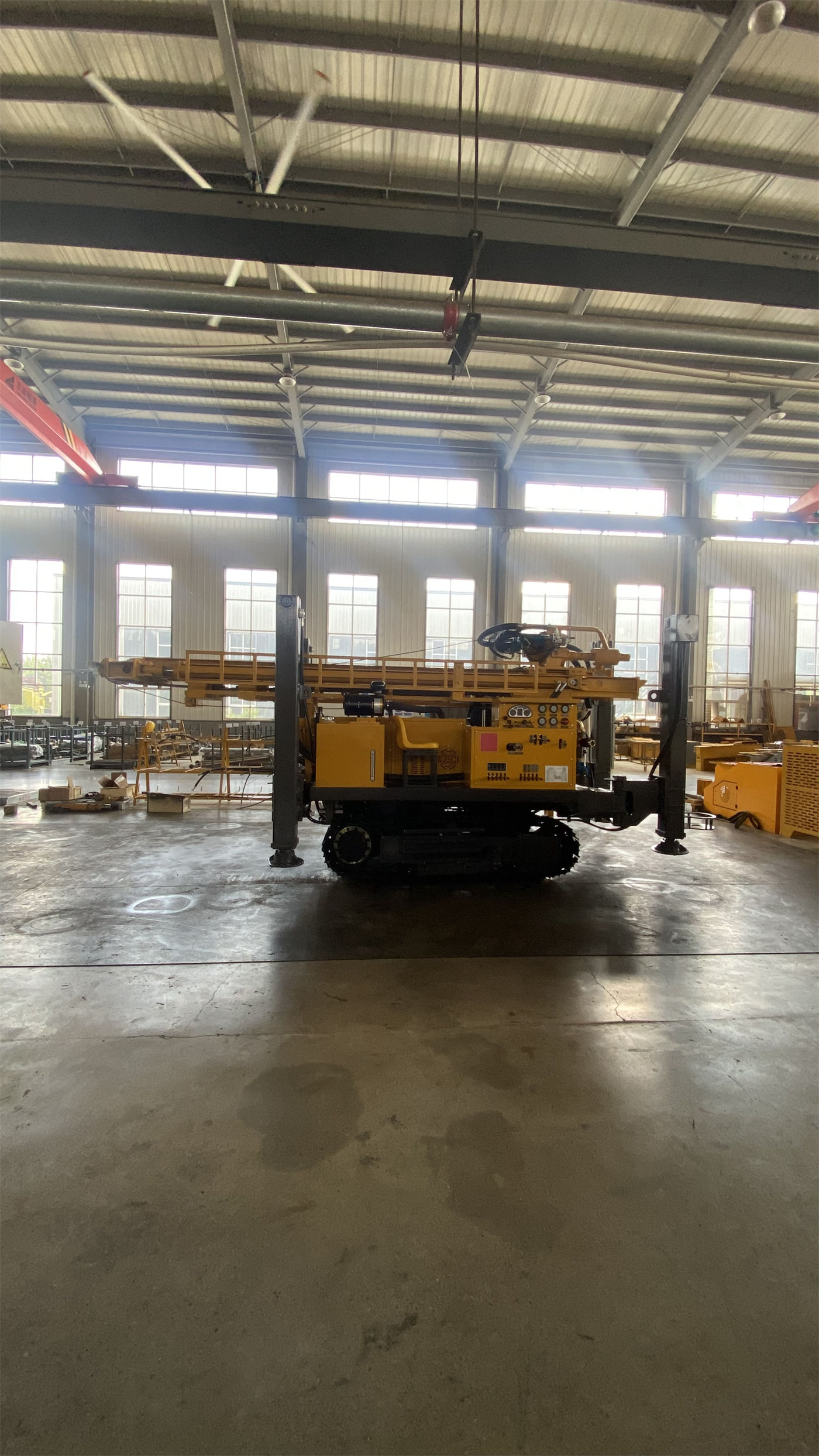 Saat membeli rig bor putar tipe trailing WRTR600, bagaimana cara memverifikasi pompa lumpur 3NB-130 dan generator 200kW sesuai kondisi proyek?