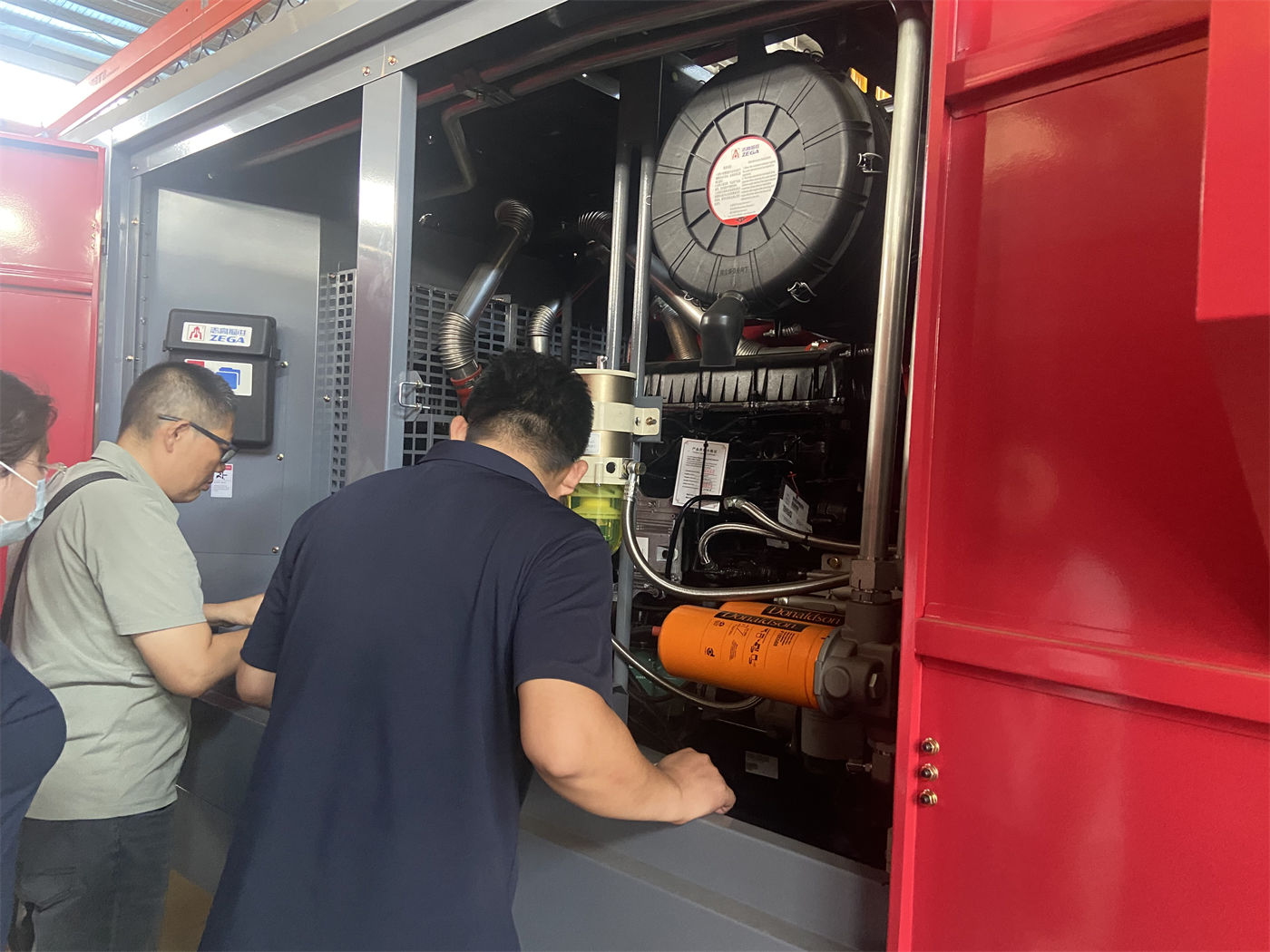 Saat beralih dari sirkulasi positif lumpur ke busa udara atau DTH hammer pada rig sumur air, peralatan pendukung dan bahan habis pakai apa yang harus diverifikasi sebelum pembelian?