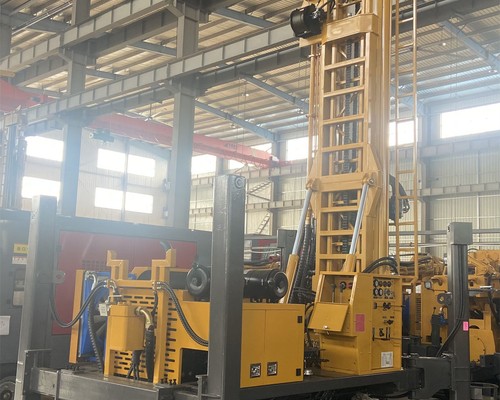 Saat membeli rig bor sumur air kelas 600 meter, bagaimana menentukan apakah gaya angkat dan torsi pu